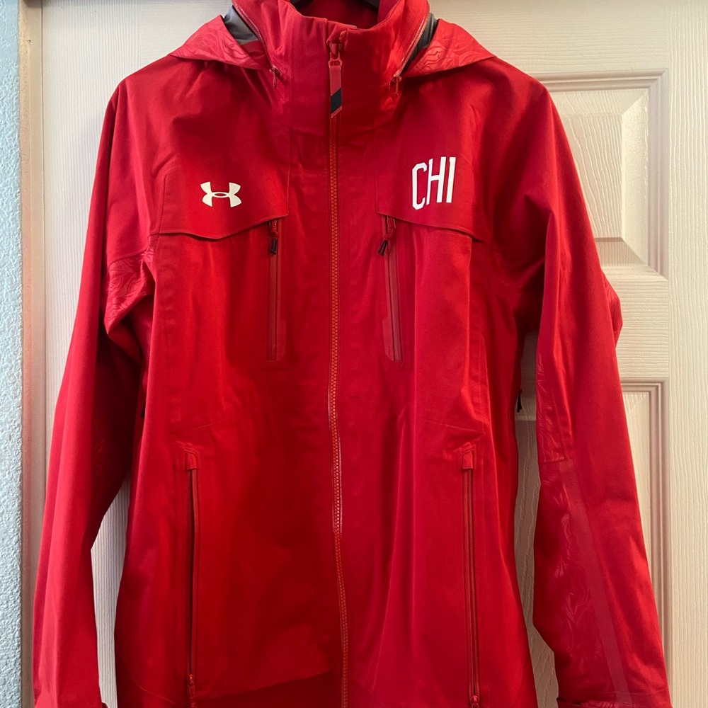 Under Armour Women Red Chile Hooded Jacket. Size medium.